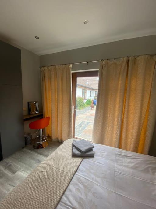 Country Cottage Close To The City. Нюри Екстериор снимка